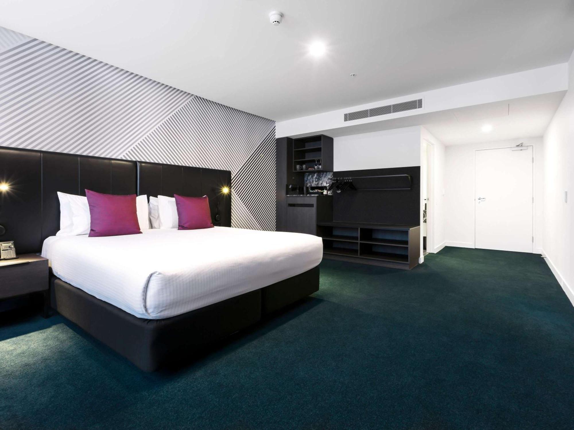 Movenpick Hotel Melbourne On Spencer Экстерьер фото