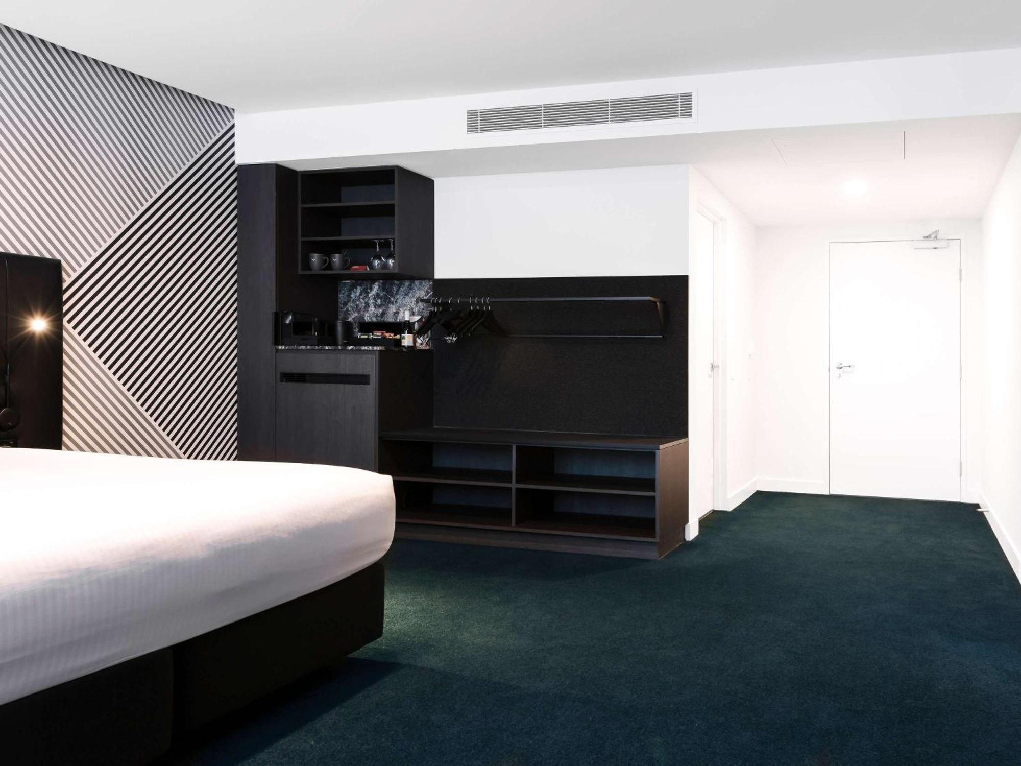 Movenpick Hotel Melbourne On Spencer Экстерьер фото